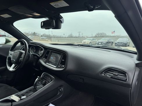 Used 2018 Dodge Challenger GT image 9