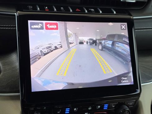 Used 2025 Jeep Grand Cherokee Limited w/ Luxury Tech Group II image 23