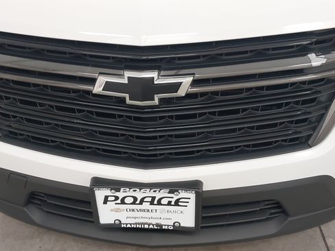 Used 2023 Chevrolet Traverse LT w/ Midnight/Sport Edition FWD image 31