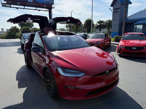 Used 2022 Tesla Model X Plaid AWD/4WD image 3