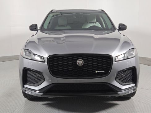 Used 2023 Jaguar F-PACE R-Dynamic S image 7