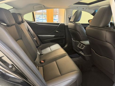 Used 2025 Lexus ES 350 w/ Premium Package image 21