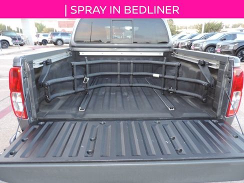 Used 2020 Nissan Frontier SV w/ Midnight Edition Floor Mats RWD image 11