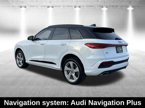 Used 2025 Audi Q5 Premium Plus w/ Premium Plus AWD/4WD image 3
