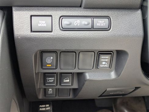 Used 2024 Nissan Frontier SV w/ Hardbody Edition image 16