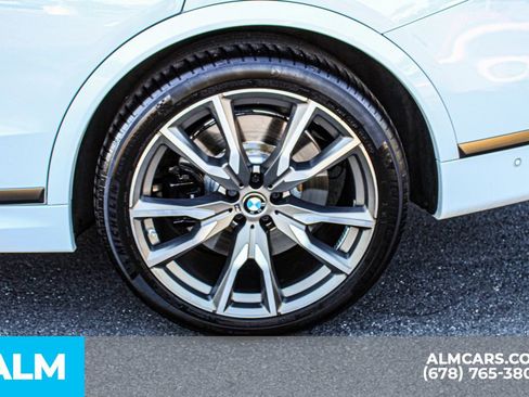 Used 2022 BMW X7 M50i w/ Dynamic Handling Package AWD/4WD image 16