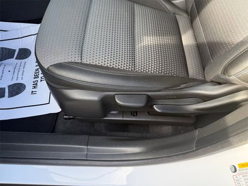 Certified 2024 Chevrolet Trax LT image 13