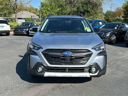 Certified 2025 Subaru Outback Limited AWD/4WD image 3