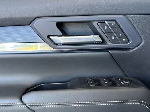 New 2026 GMC Terrain Elevation w/ Elevation Premium Package AWD/4WD image 11