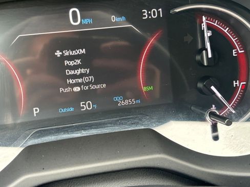 Used 2025 Toyota RAV4 XLE image 42