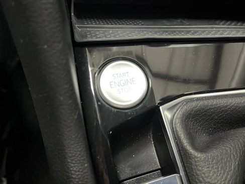 Used 2024 Volkswagen Taos SE image 30