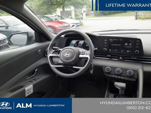 New 2026 Hyundai Elantra SEL Sport FWD image 22