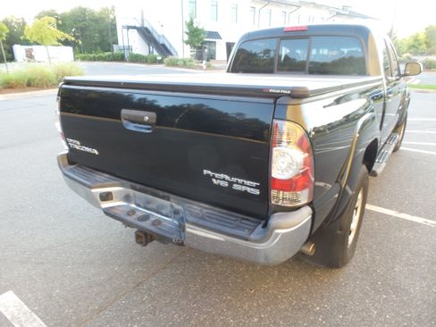 Used 2013 Toyota Tacoma PreRunner w/ SR5 Pkg RWD image 57