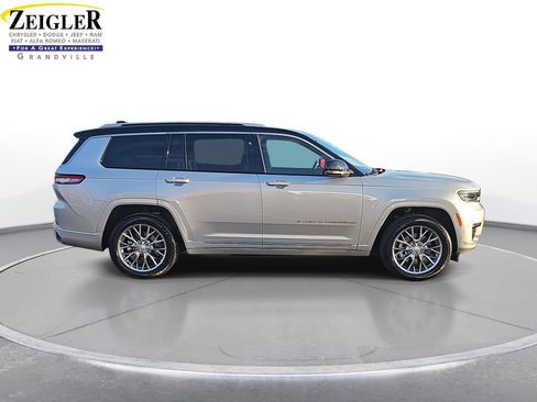 Used 2022 Jeep Grand Cherokee L Summit w/ Luxury Tech Group V image 4
