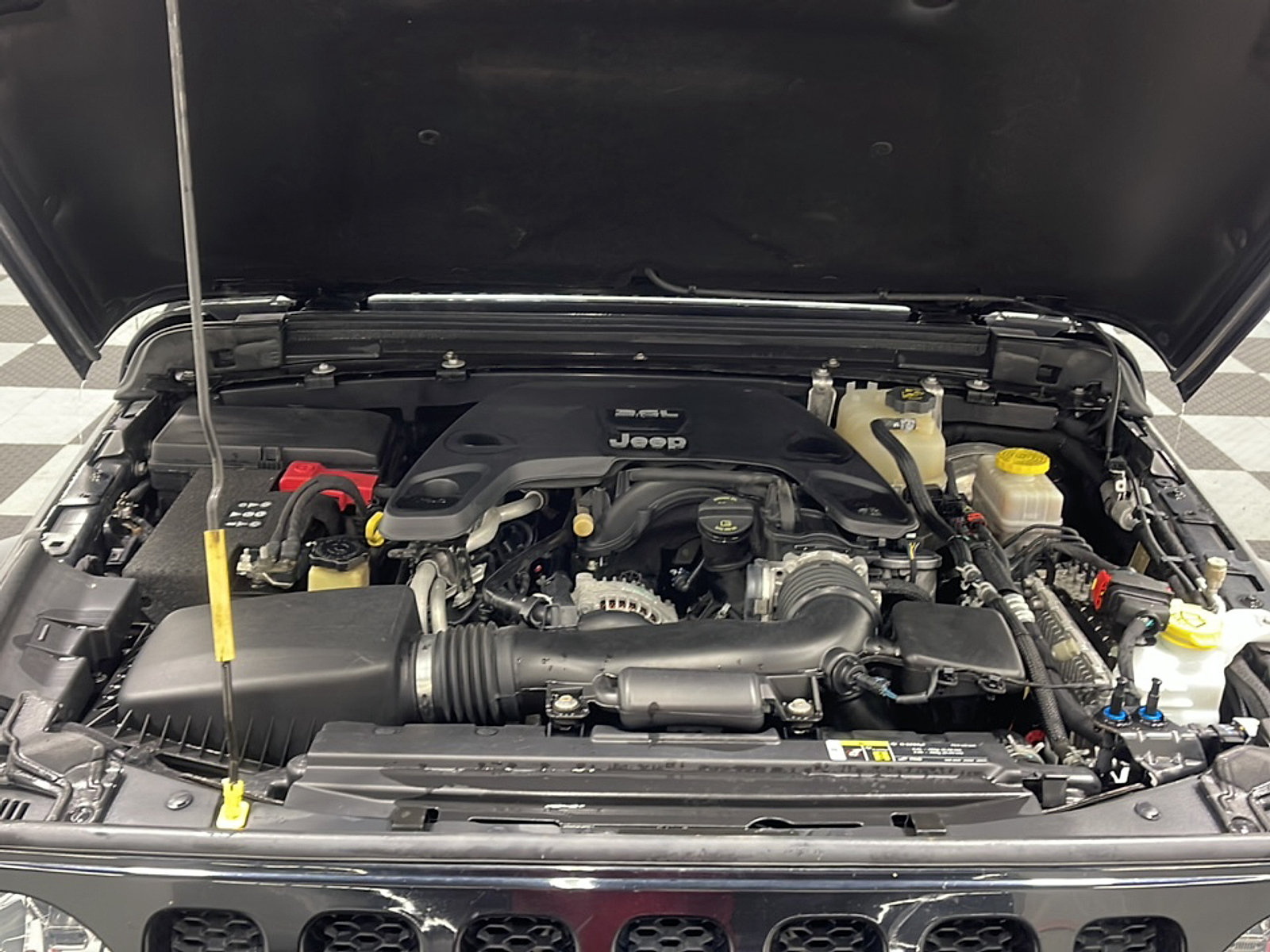 Used 2018 Jeep Wrangler Unlimited Sport S AWD/4WD image 26