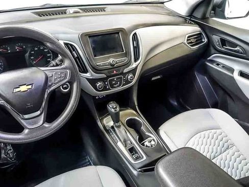 Certified 2019 Chevrolet Equinox LS w/ LS Convenience Package FWD image 17