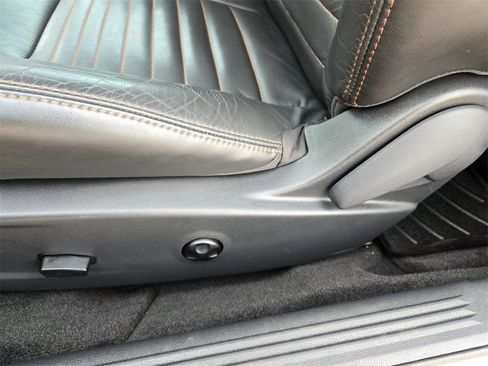 Used 2014 Dodge Challenger R/T image 25