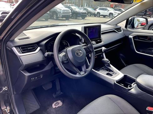 Used 2025 Toyota RAV4 LE AWD/4WD image 8