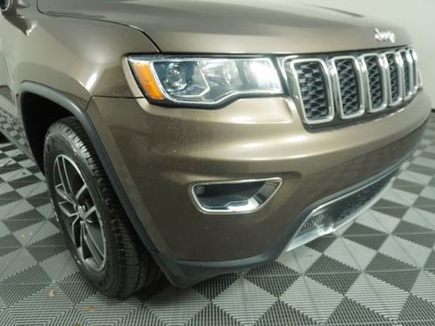 Used 2018 Jeep Grand Cherokee Limited w/ Trailer Tow Group IV RWD image 10