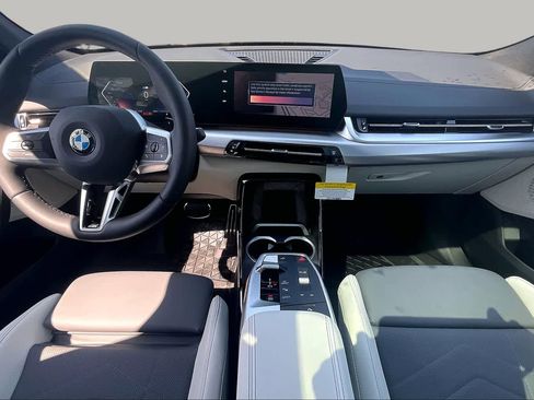 New 2026 BMW X2 xDrive28i w/ M Sport Package AWD/4WD image 5