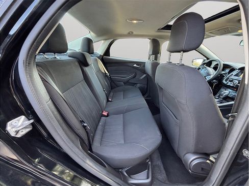 Used 2018 Ford Focus SEL image 31