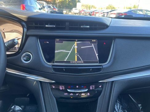 Used 2017 Cadillac XT5 Luxury w/ Driver Awareness Package AWD/4WD image 15