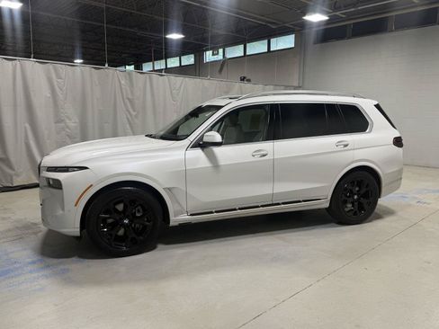 Used 2024 BMW X7 xDrive40i w/ Executive Package AWD/4WD image 15