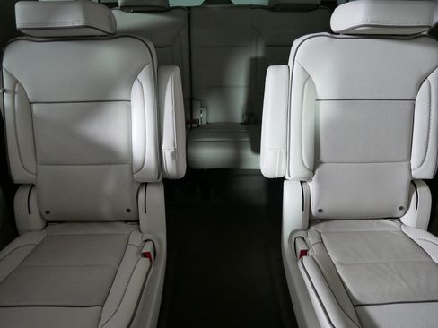 Used 2021 GMC Yukon XL Denali w/ Denali Ultimate Package AWD/4WD image 13