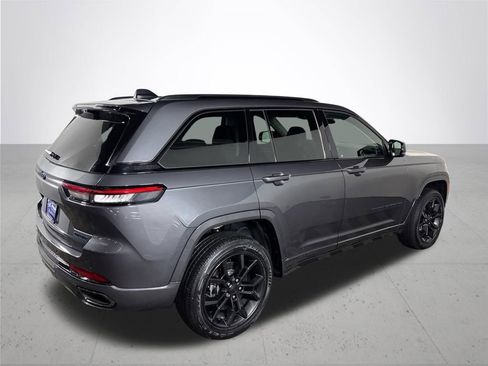Used 2023 Jeep Grand Cherokee 30th Anniversary AWD/4WD image 6