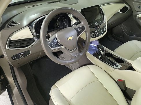Used 2024 Chevrolet Malibu LT image 11