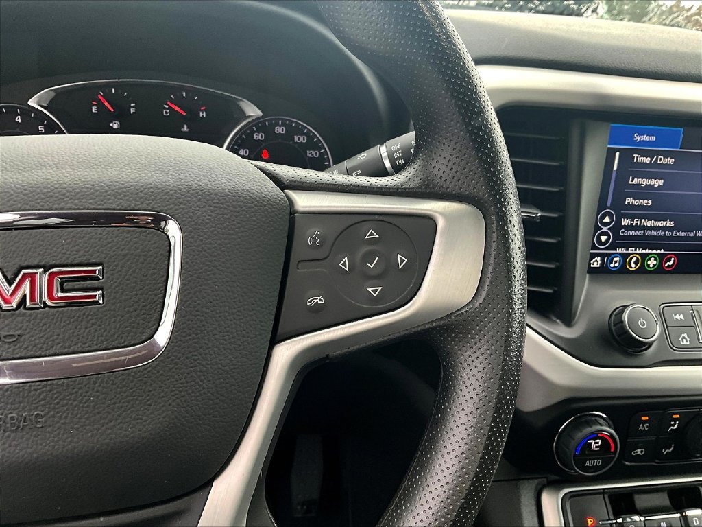 Used 2023 GMC Acadia SLE FWD image 17