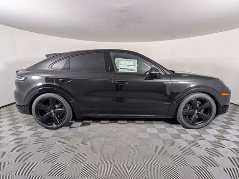 New 2026 Porsche Cayenne GTS image 8