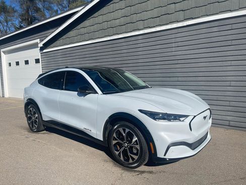 Used 2023 Ford Mustang Mach-E Premium image 3