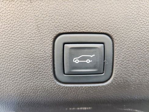 Used 2022 Chevrolet Tahoe LT w/ Luxury Package image 35