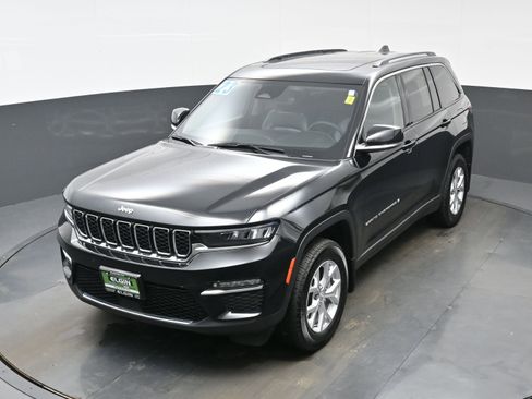 Used 2023 Jeep Grand Cherokee Limited w/ MOPAR Finishing Package image 34