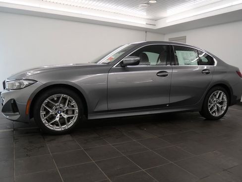Used 2025 BMW 330i Sedan w/ Premium Package image 2