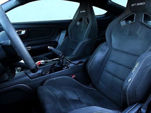 Used 2016 Ford Mustang Shelby GT350 w/ Track Package image 15