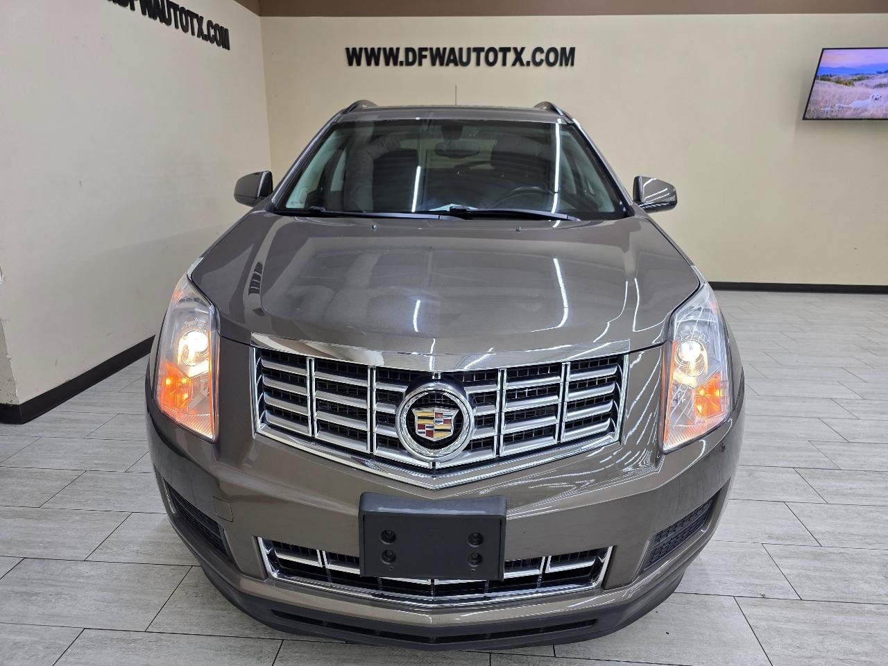 Used 2014 Cadillac SRX FWD image 3