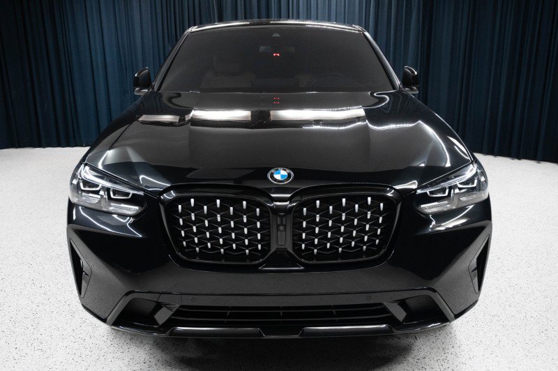 Used 2024 BMW X4 xDrive30i w/ Premium Package AWD/4WD image 2