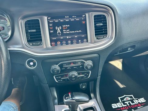 Used 2019 Dodge Charger GT RWD image 4