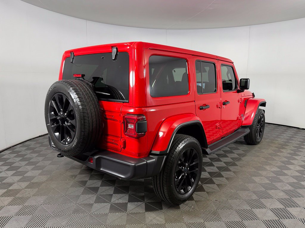 Used 2025 Jeep Wrangler Unlimited Sahara AWD/4WD image 6