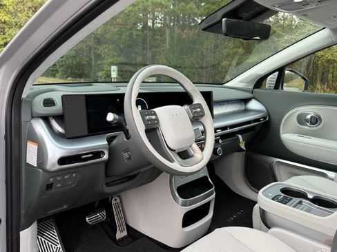 New 2026 Hyundai Ioniq 9 Calligraphy image 15