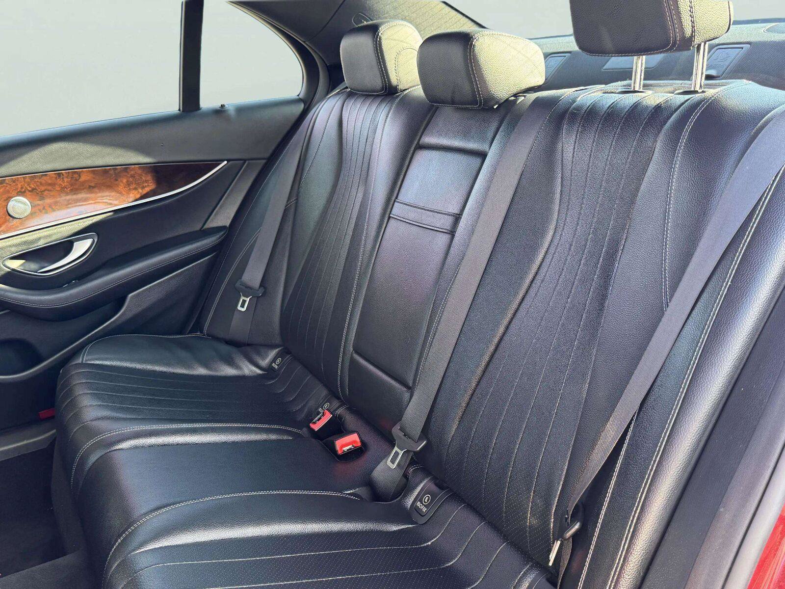 Used 2018 Mercedes-Benz E 300 4MATIC image 30