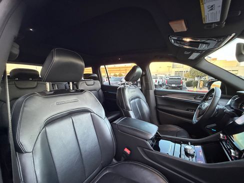 Used 2022 Jeep Grand Cherokee L Overland image 18