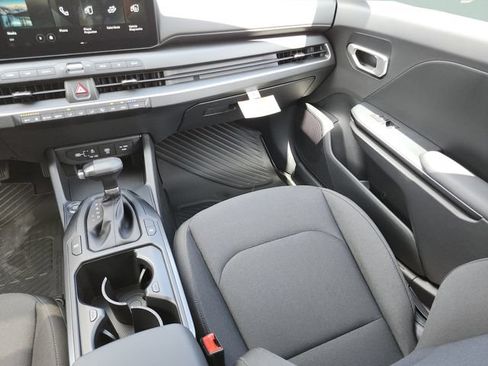 New 2026 Kia K4 FWD image 18