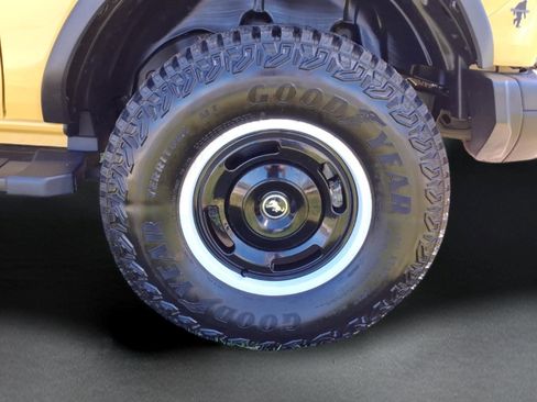 Used 2024 Ford Bronco Heritage Edition AWD/4WD image 8