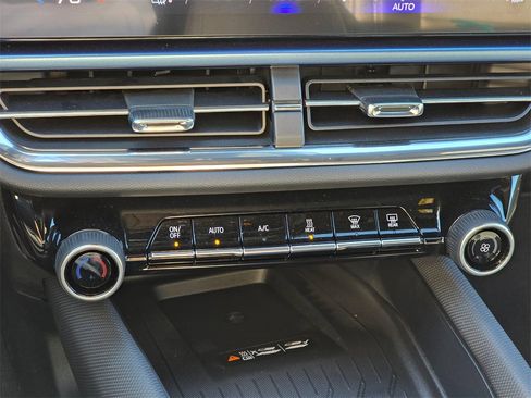 New 2026 Chevrolet Equinox EV LT image 28