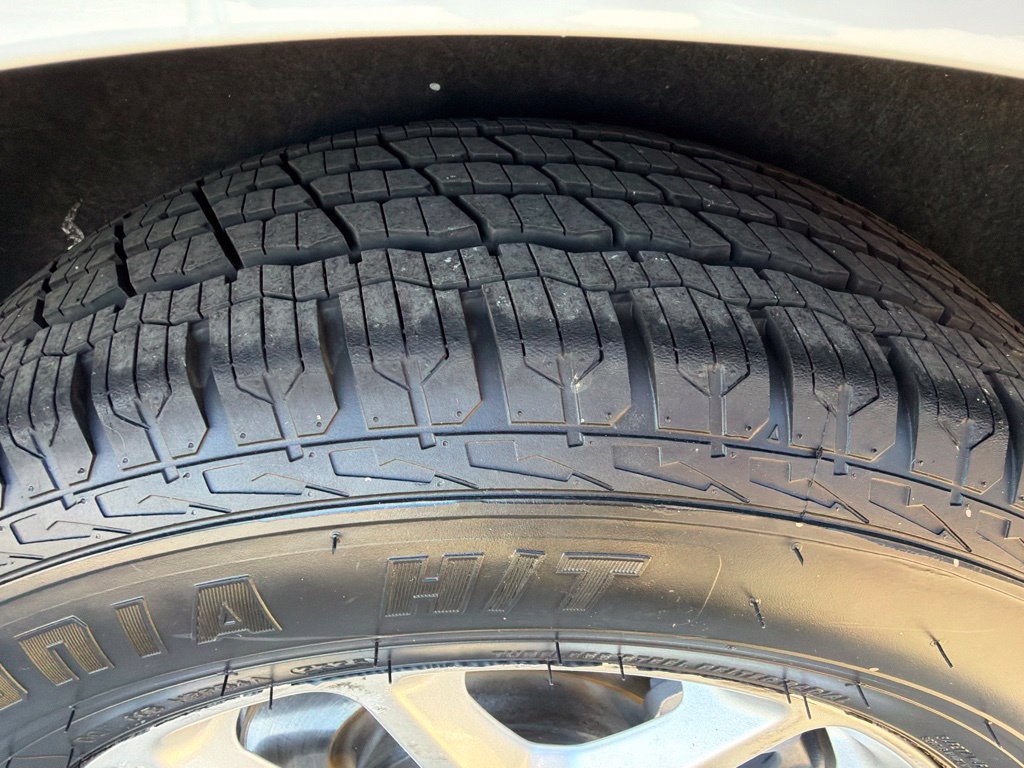 Used 2025 Chrysler Pacifica Select FWD image 12
