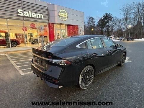 New 2026 Nissan Sentra SR w/ Floor Mat Package FWD image 3