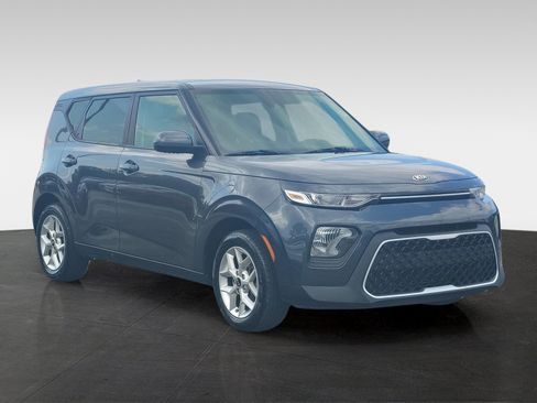 Used 2021 Kia Soul S FWD image 3